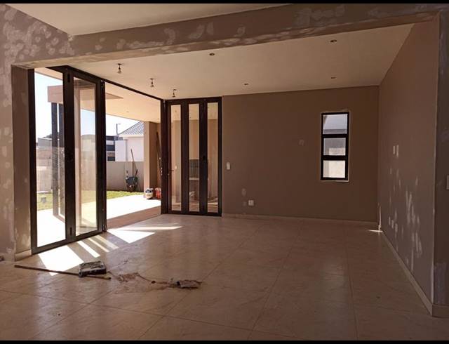 4 BEDROOM HOUSE FOR SALE IN MIDSTREAM RIDGE